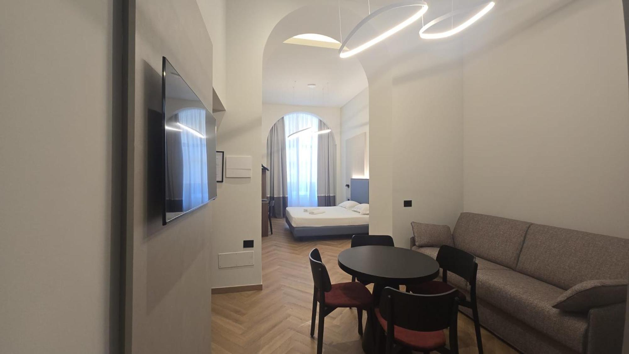 Deluxe Family Room,1756404587:JPEG