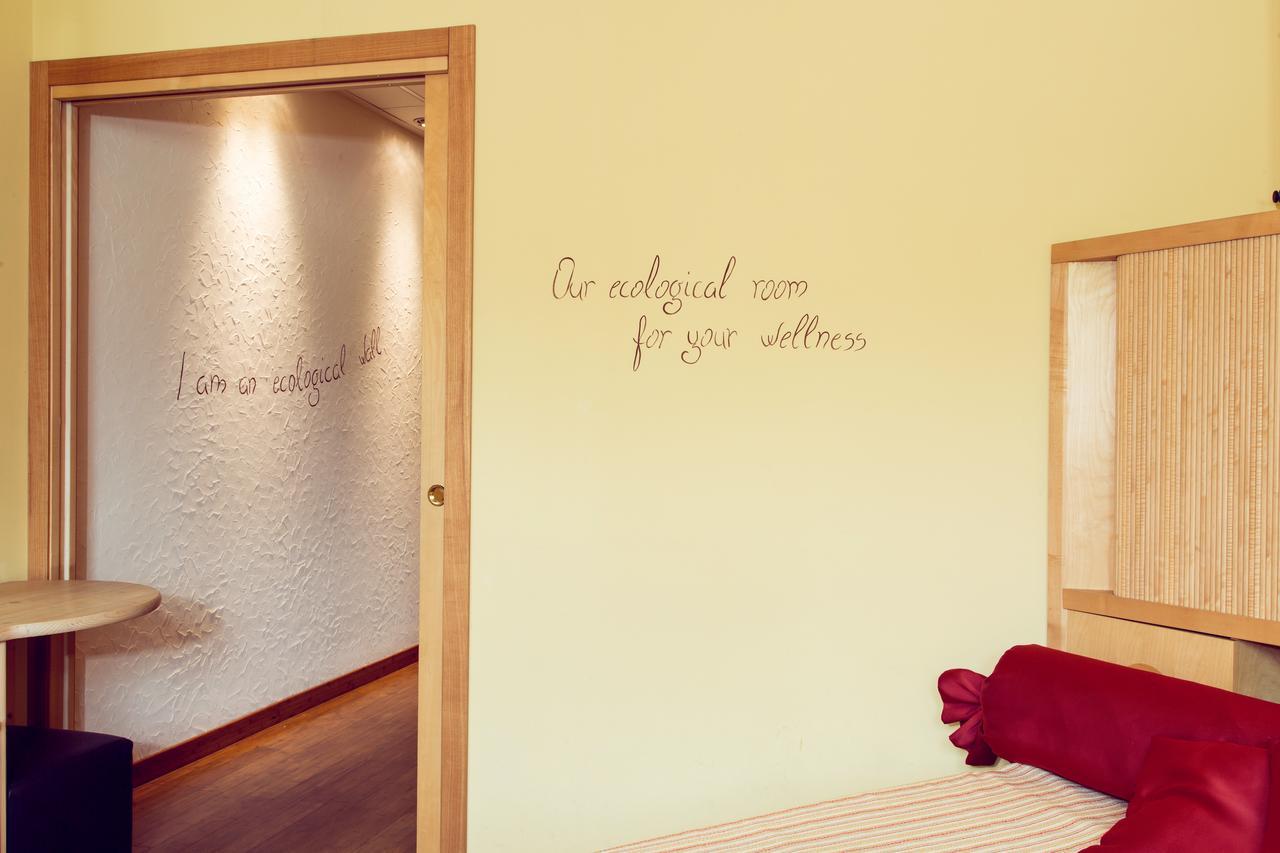 Junior Suite (2 Adults),511479042:JPEG